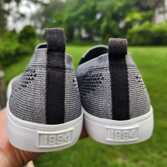 Old Navy Gap kids Boys Gray Slip-On Sneakers Soft knit Shoes Size 11 (4 years) - Picture 4 of 6